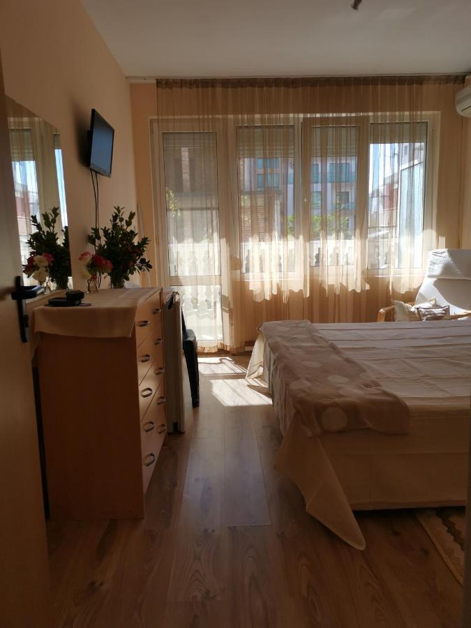 Samostoyatelni Stai Victoria Apartment Pomorie Bilik gambar